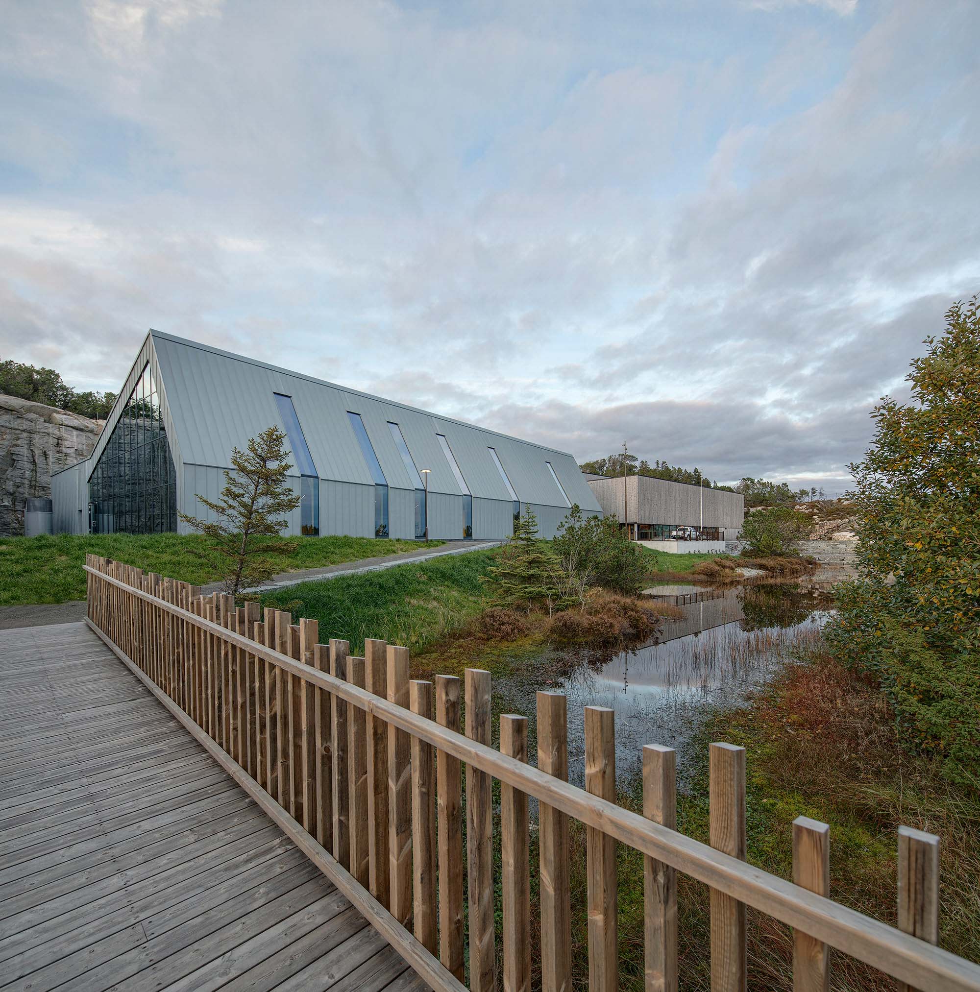 Hjeltefjorden arena symjehall (Foto: Sindre Ellingsen)